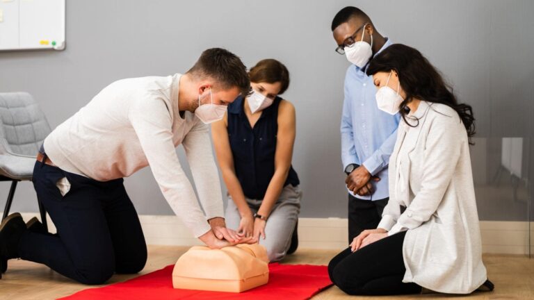 How First Aid Courses Prepare You for Real-Life Emergencies